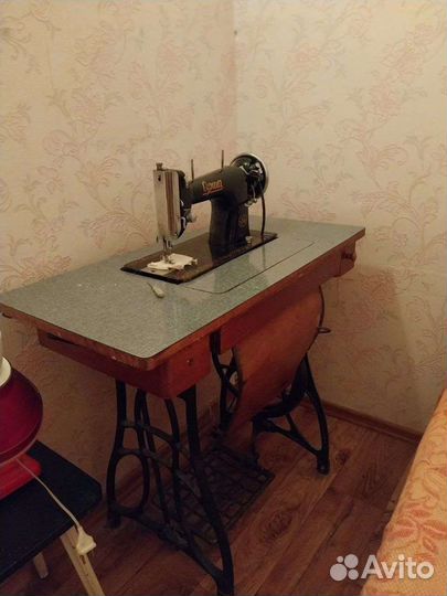 Швейная машинка ножная