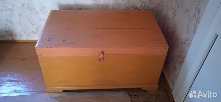 Сундук деревянный