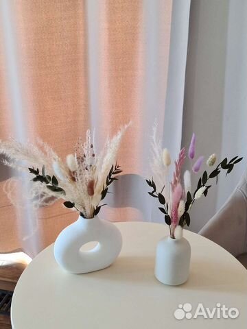 Букет из сухоцветов в гипсовой вазе