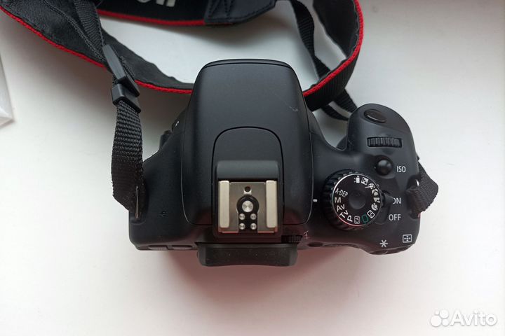 Canon EOS 550D 6к кадров, почти новый