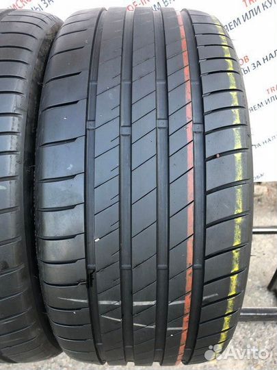 Bridgestone Potenza RE050 235/35 R19