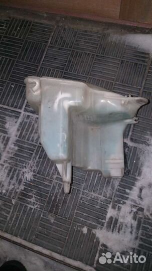 Бачек омывателя toyota