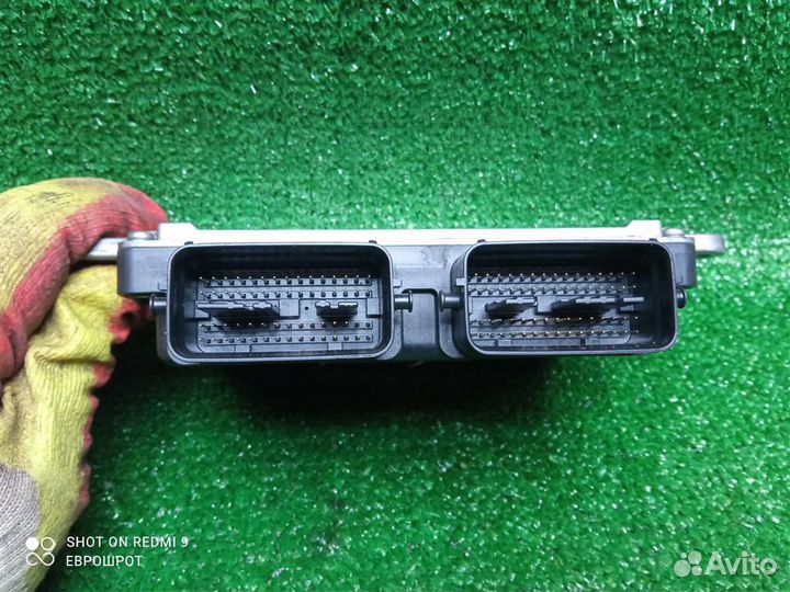 Блок управления двигателем Mazda MPV 2 (1999-2006)