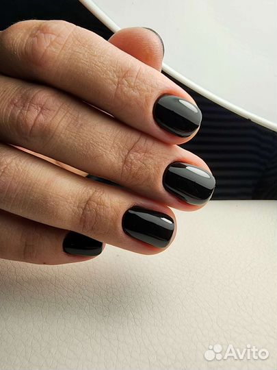 Маникюр с покрытием гель-лаком