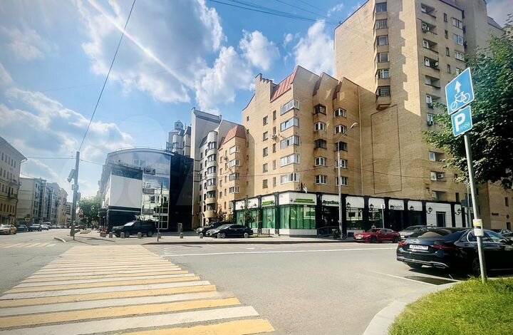 Уникальное угловое помещение с арендаторами