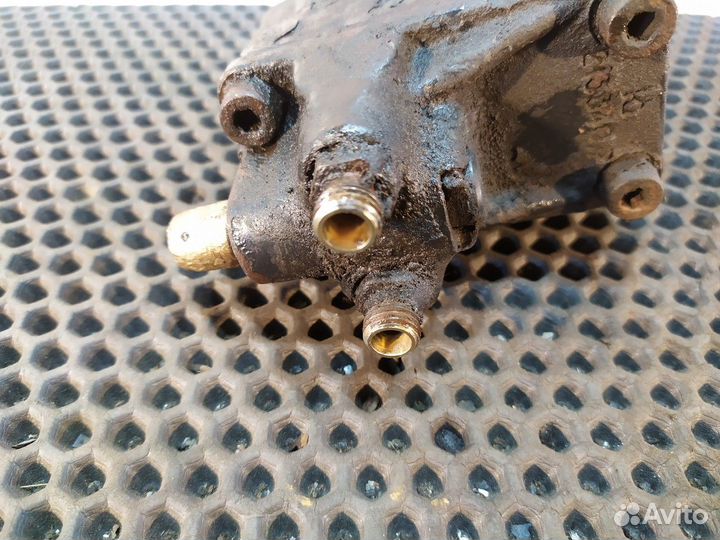 81417236114 Насос подъема кабины