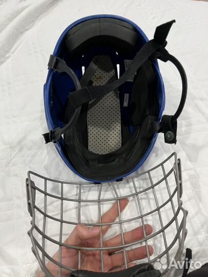 Хоккейный шлем