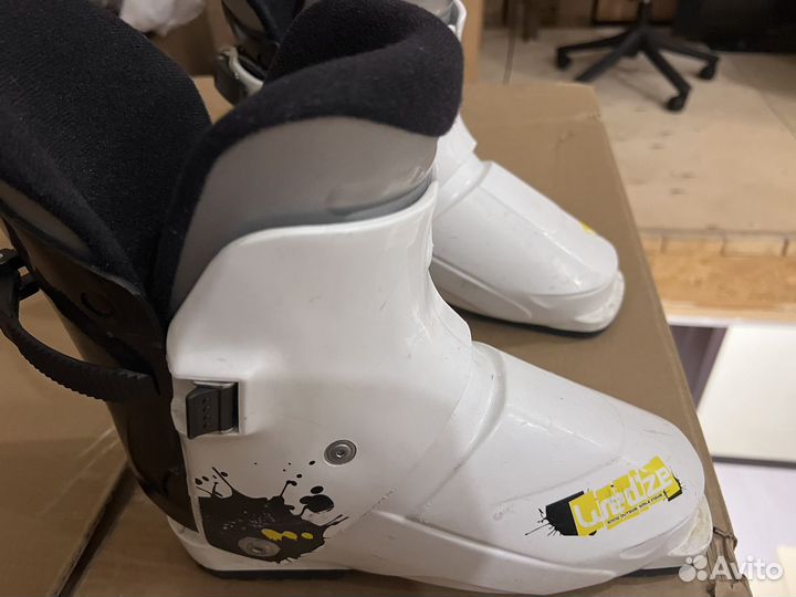 Горнолыжные ботинки детские 23 23.5