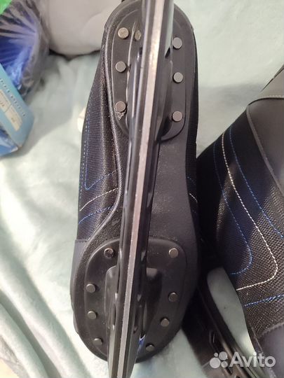 Коньки хоккейные