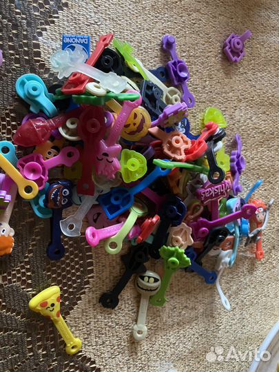 Скрепыши разных коллекций