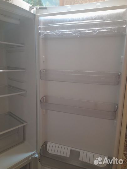 Холодильник бу Hotpoint Ariston
