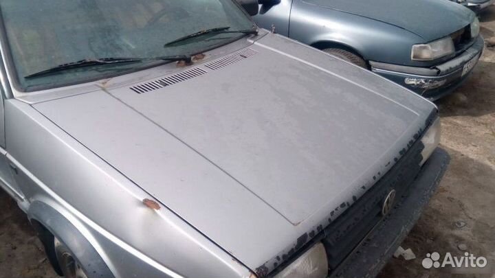 Капот Volkswagen Golf 2 1990