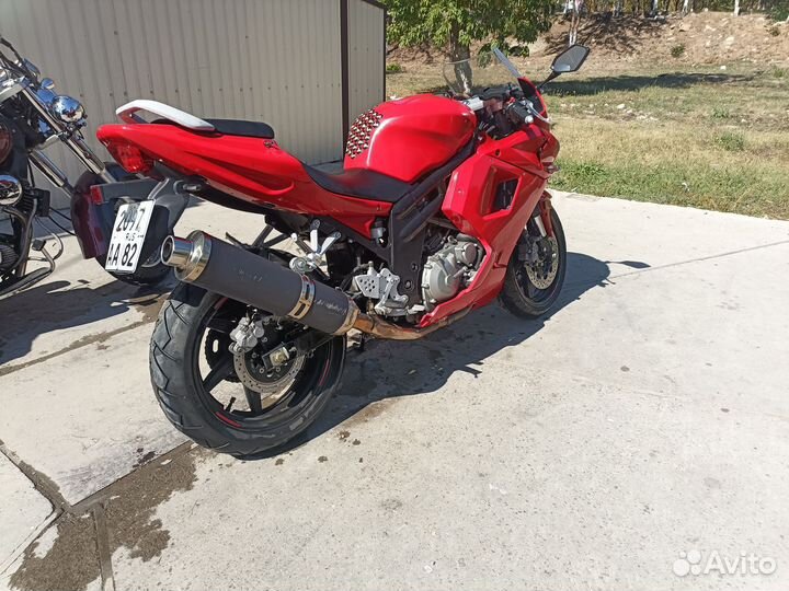 Продам мотоцикл hyosung GT 650