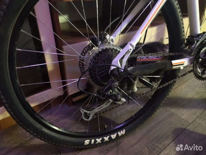 Взрослый горный велосипед GT avalanche 3.0