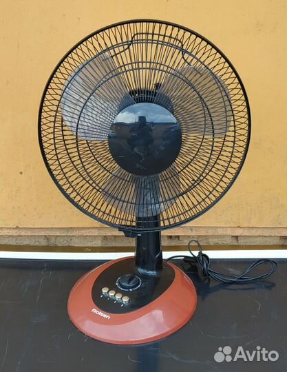 Вентилятор Rolsen настольный