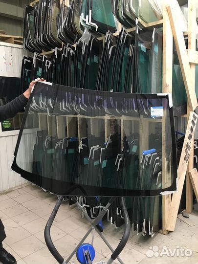 Стекло лобовое Митсубиси Лансер