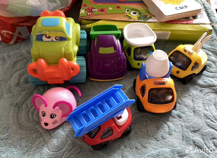 Игрушки пакетом машинки конструктор