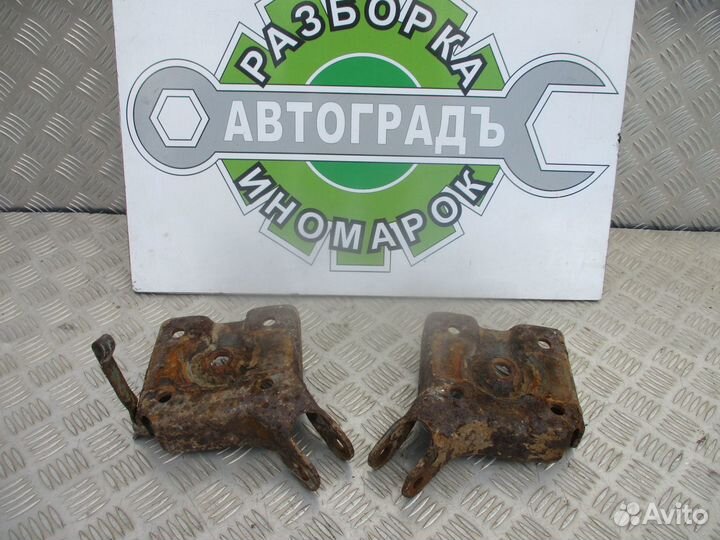 Кронштейн стремянки Ford Explorer 1991-1994г