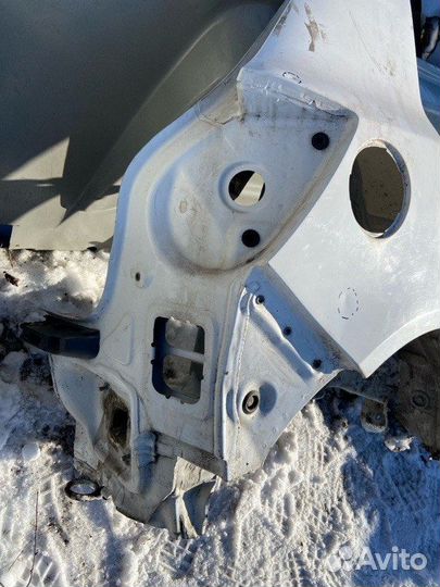 Крыло заднее правое Skoda Fabia 2 хетчбек