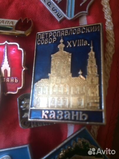 Продам коллекцию значков 