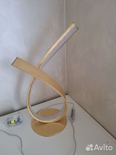 Лампа настольная