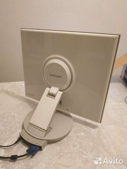 Монитор Samsung 17