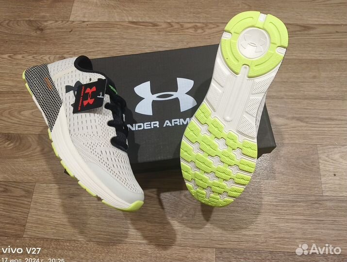 Кроссовки новые Under Armour Speedform lux бежевые