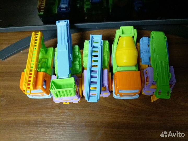 Машинки игрушки пакетом
