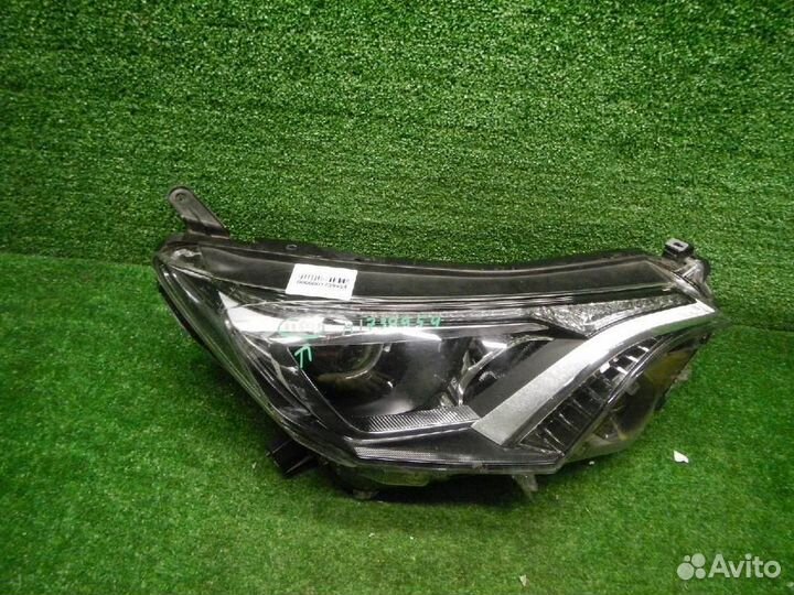 Фара правая Toyota RAV4
