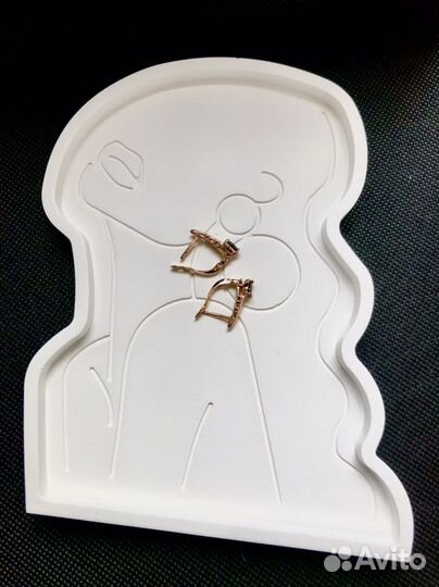 Декоративная подставка для украшений