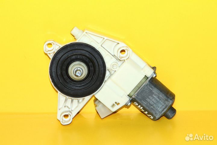 S500 W222 Мотор стеклоподъемника задний левый