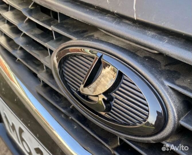 Шильдик, эмблема LADA