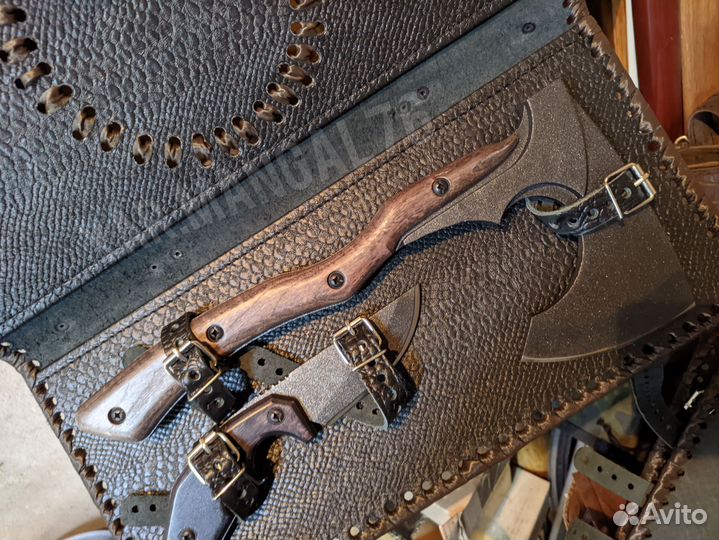 Подарок для мужчины кейсы, сумки с топором и т.д