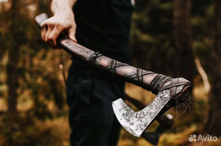 Кованый топор исторический Скандинав