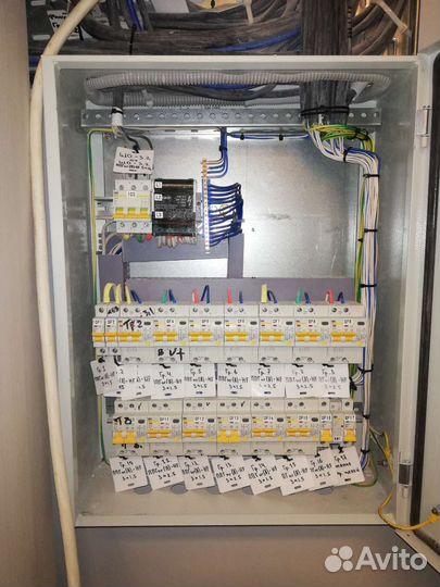 Электромонтажник