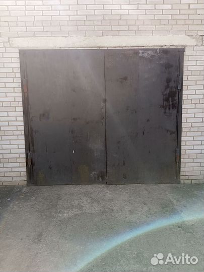 Ворота гаражные металлические распашные