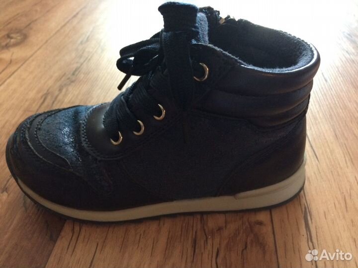 Ботинки на девочку 28размер