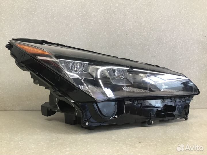 Фара правая Lexus NX 200 300H 2014