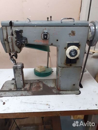 Швейная машина колонковая