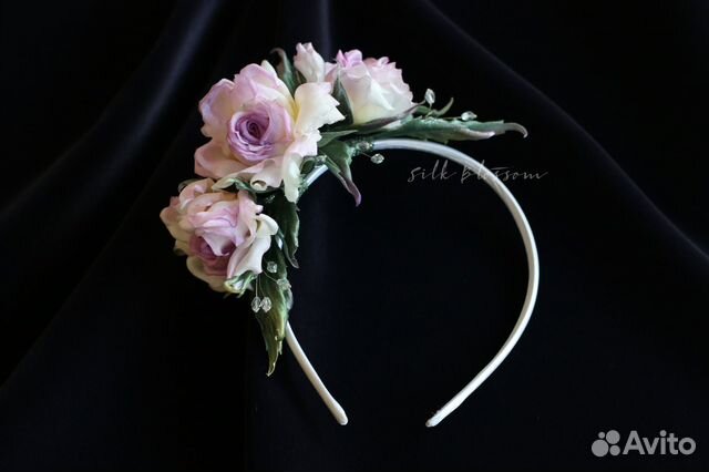 Ободок с сиреневыми розами из шелка