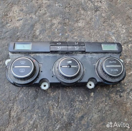 Блок управления печкой (климатом) Volkswagen
