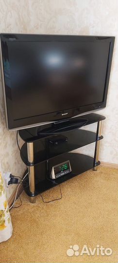 Телевизор Sharp с тумбой