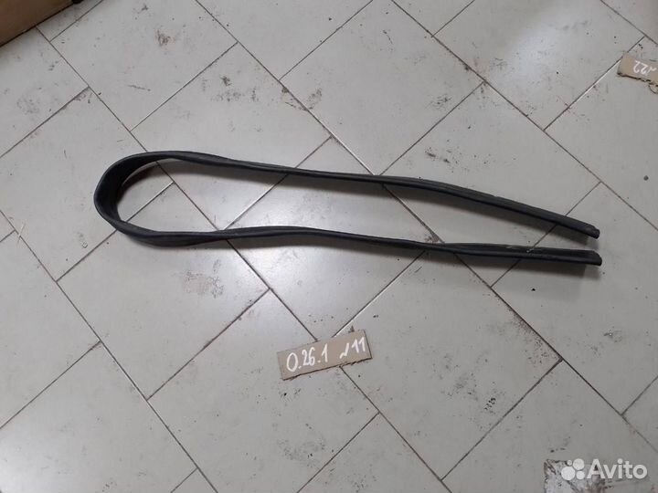 Уплотнитель капота подкапотный mercedes glc x253