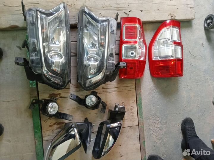 Передняя фара противотуманки Ford ranger 2016