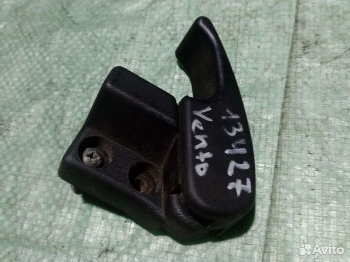 Ручка открывания капота Volkswagen Golf 3