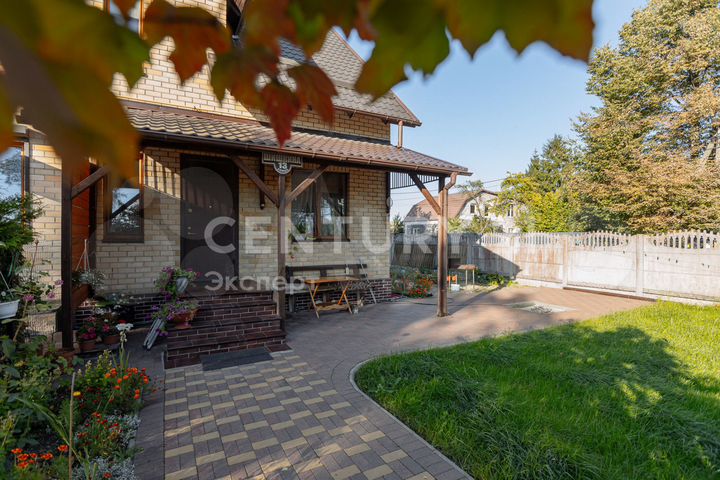 Таунхаус 181,5 м² на участке 3 сот.