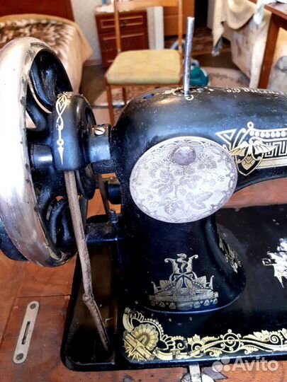 Швейная машинка Зингер