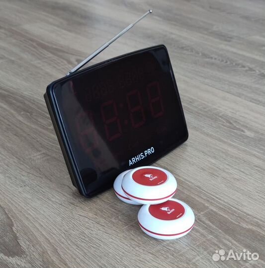 Кнпока вызова официанта и табло отображения вызова