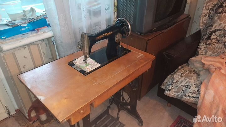 Швейная машинка пмз им. Калинина