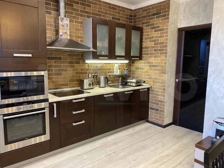 3-к. квартира, 106 м², 13/17 эт.